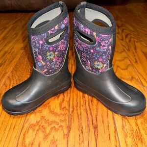 Bogs Kids’ Neo-Classic Neon Unicorn Waterproof Winter Boots - Size 1Y